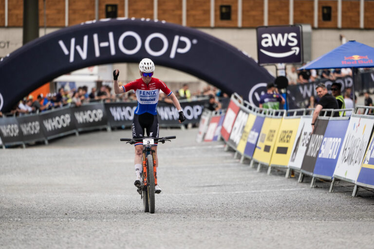 Puck Pieterse og Christopher Blevins fortsætter med at vindende stribe på UCI MTB World Series i Leogang