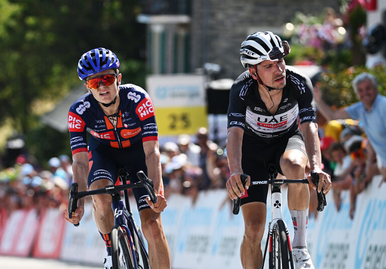 Tour de Suisse – Oscar Onley Outsprints João Almeida for at vinde dronning fase 5 på toppen af topmødet på Calanca