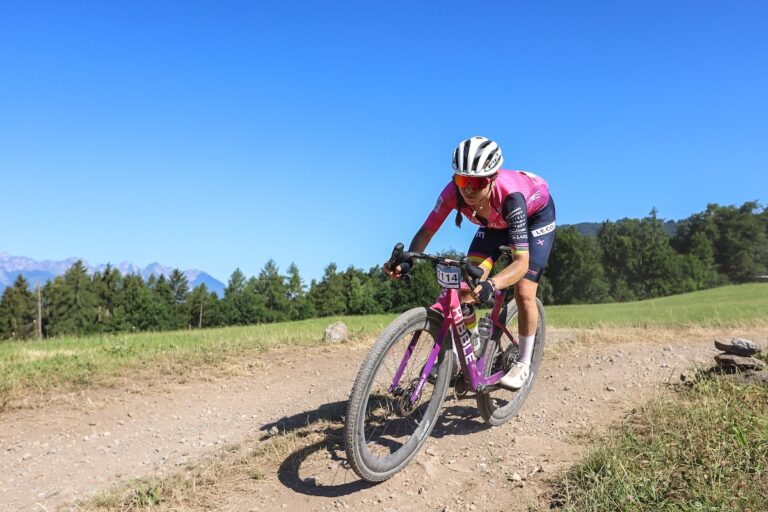 UCI Gravel World Series – Sophie Wright og Andreas Seewald vinder stigningen i tung grus suisse