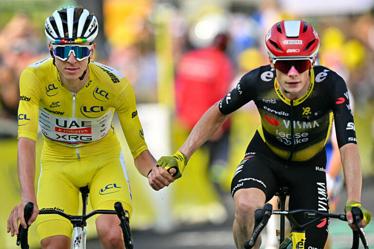 'De var lidt irriterende med alle angrebene' – Tadej Pogačar provokeret af Visma til sen bølge efter at have credet tour de France Yellow Jersey til Breakaway