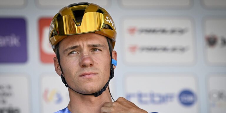 Spørgsmål markerer og fokuserer på Tour de France 2024