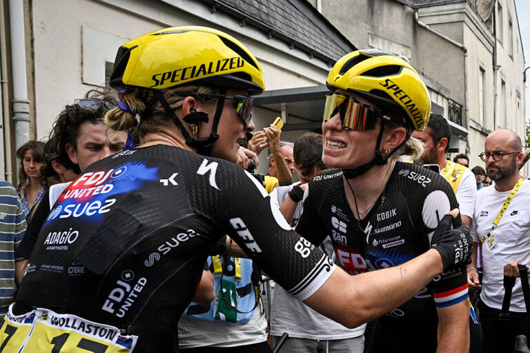 'Hun vil fortsætte' – Demi Vollering gennemgår yderligere kontroller, før beslutningen truffet på startfase 4 på Tour de France Femmes