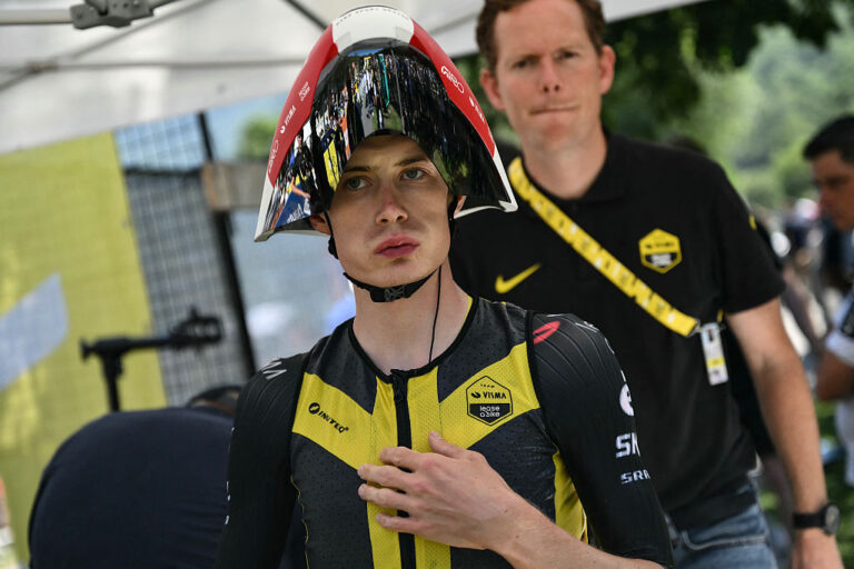 'Du skal være positiv, ellers ville vi ikke starte'-Visma-lease en cykel realistisk, men ikke give op efter Tour de France tidstab