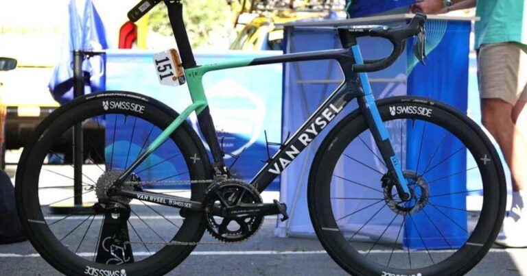 Van Rysel RCR-R Pro: Tour-de France Racing Bike fra Felix Gall