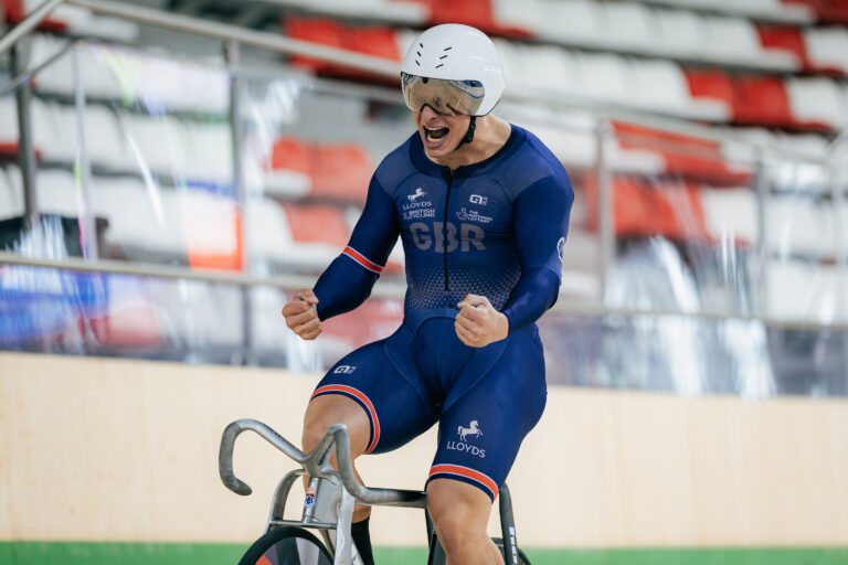 Matt Richardson sprints ved 80,5 km/t for at indstille ny flyvende start 200m verdensrekord