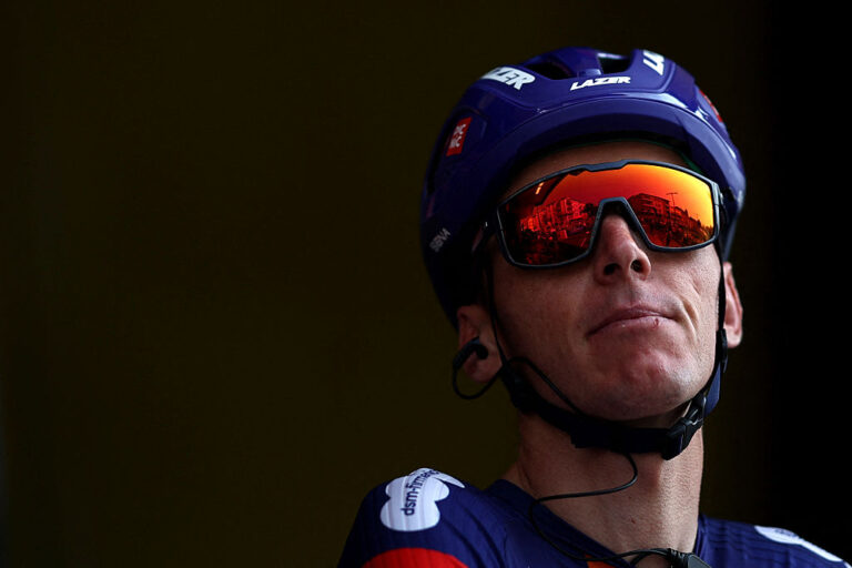 UCI Gravel World Series – Romain Bardet og Erica Magnaldi fejer op solo -sejre efter at