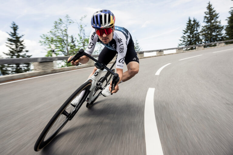'Jeg kan bare nyde at køre på min cykel igen' – Tom Pidcock bliver genoplivet og klar til at jage sejr på Vuelta A España med Q36.5 Pro Cycling