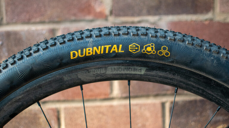 Er MTB -dæk på gruscykler noget godt eller bare en gimmick? Jeg testede de nye 2.2 “kontinentale dubnitals for at finde ud af det
