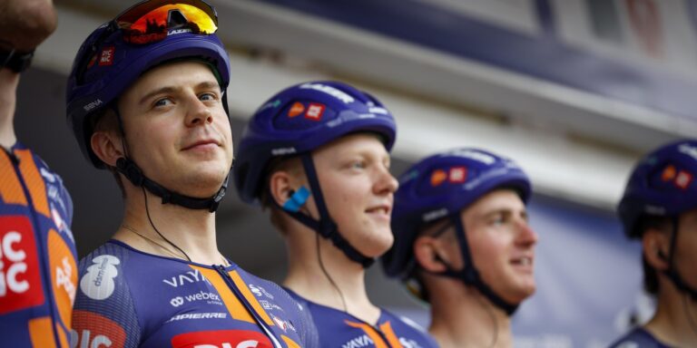 Vuelta 2025: Picnic Postnl sigter med sprinter Casper van Uden og Vrijbuiters på dagens succes
