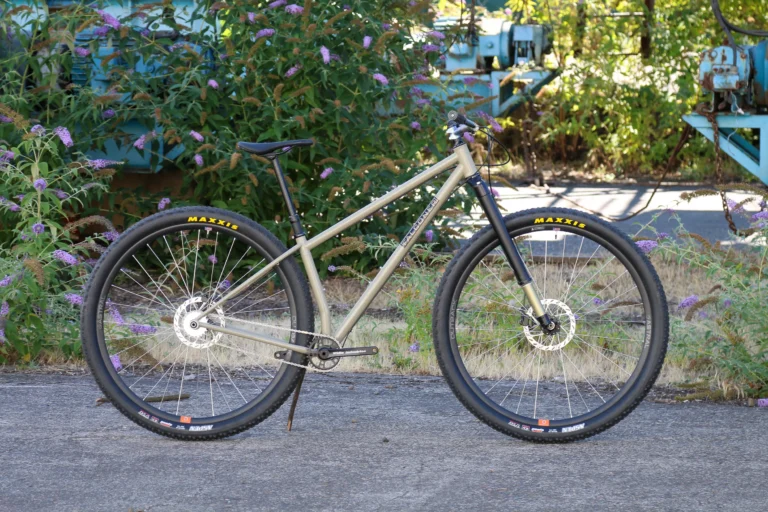 Falconer MTB ruller på prototype 32 “Astral Wheels & White Industries Single Speed Cassette Bagerste Hub