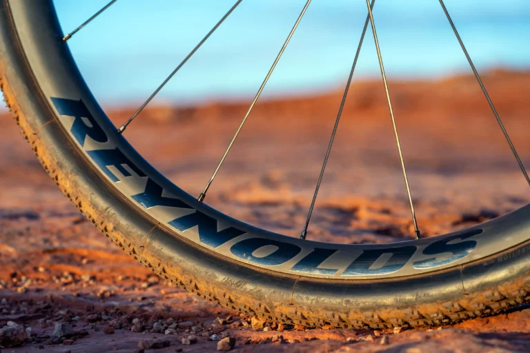 Reynolds ATR omformer lettere, hurtigere, bredere, mere aero carbon gruscykelhjul