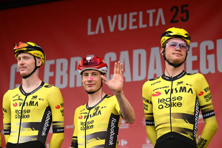 Visma-lease En cykel til at starte Vuelta en España-fase 3 med fuld komplement af cykler efter røveri natten over
