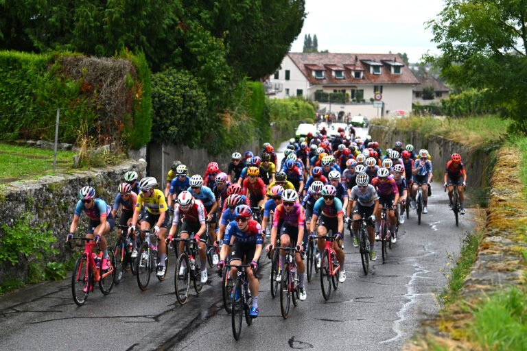 UCI 'fordømmer' fem hold diskvalificeret på Tour de Romandie Féminin over GPS Tracker Row, Squad 'chokeret og skuffet' over beslutningen