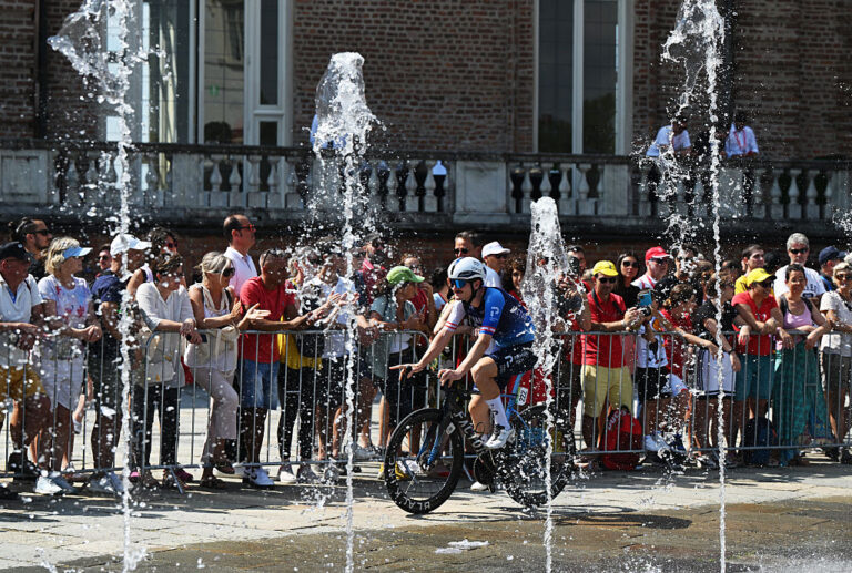 Vuelta A España Stage 1 Live: Race er i gang i Torino med en chance for sprinterne på åbningsdagen
