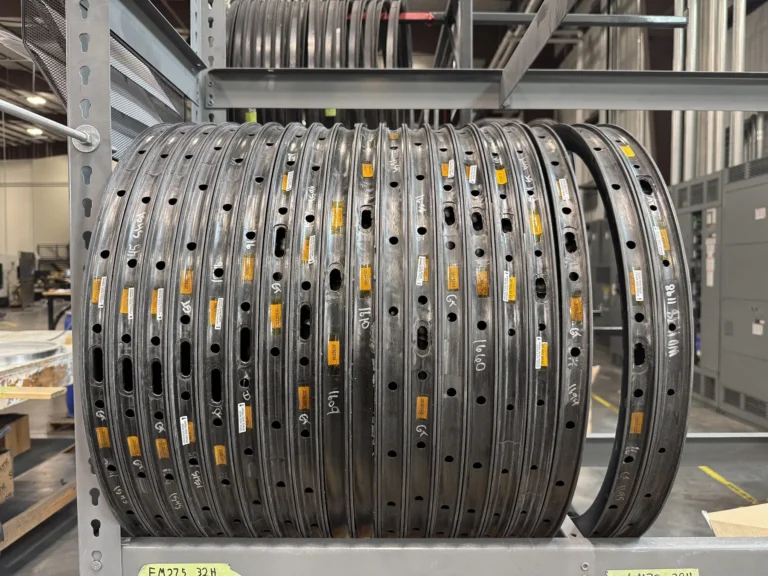 Forge+Bond Factory Tour – Du har aldrig set fælge lavet som denne!