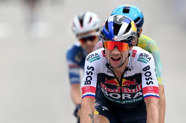 'Den dag, jeg holder op, er at komme nærmere' – Primož Roglič fortsætter med at tale kryptisk om hans fremtid sammen med Remco Evenepoel på Red Bull