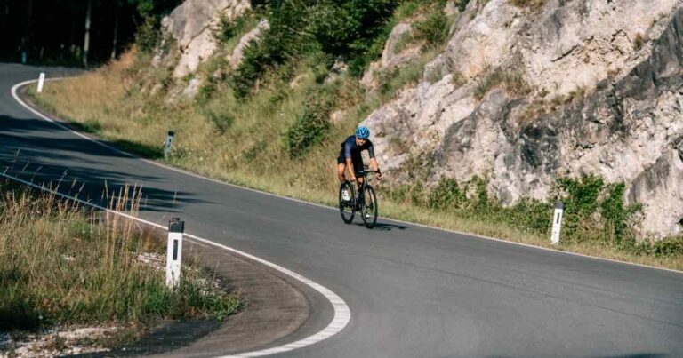 Triple Everesting World Record: Max Riese kører 95 gange til Gaisberg