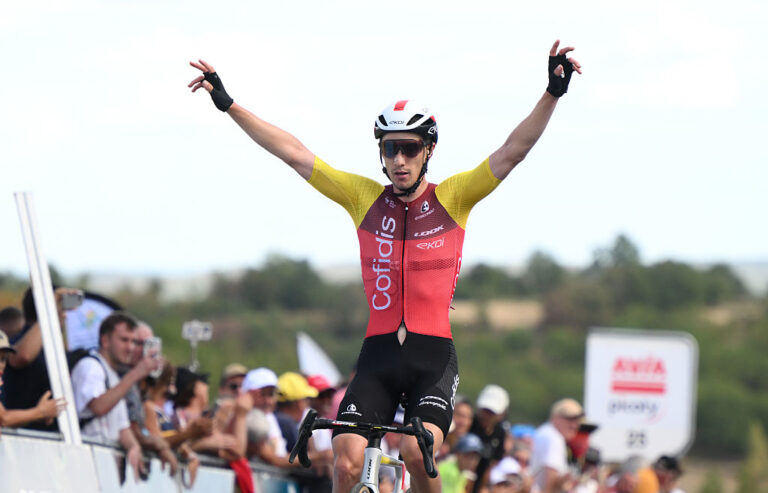 Tour du Limousin-Périgord: Sylvain Moniquet tager solo op ad bakke på scenen 2, Ewen Costiou ny leder