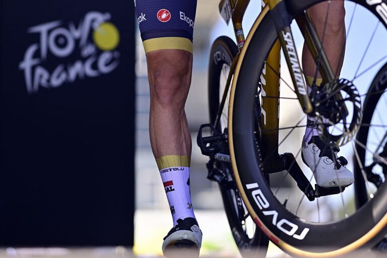 Nyt team, samme teknik? Hvorfor Remco Evenepoels switch til et andet specialiseret team er ikke så ligetil som forventet