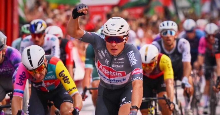 Vuelta: Philipsen vinder 8. fase i massens sprint