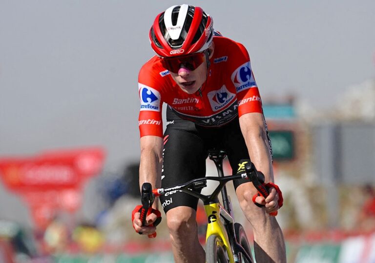 'João fortjente at vinde i dag' – Vuelta en España -leder Jonas Vingegaard søger efter positive ting efter snævert tabt til den vigtige rival Almeida på Angliru
