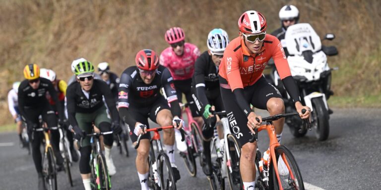 Intet verdensmesterskab til Joshua Tarling, men Brit skaber en grund i pelotonen