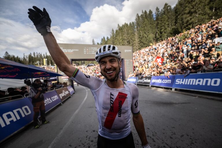 'Søndag handler om fejring' – Nino Schurter byder farvel, da Alessandra Keller og Alan Hatherly hævder Lenzerheide Mountain Bike World Series XCO vinder