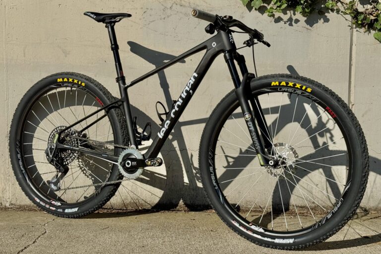 Lee Cougan driller helt nye, mere dygtige rampage oprindelses carbon xc hardtail