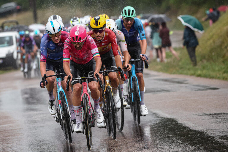 UCI har netop annonceret regelopdateringer fra hjelme til styringsbredder – her er alt hvad du har brug for at vide