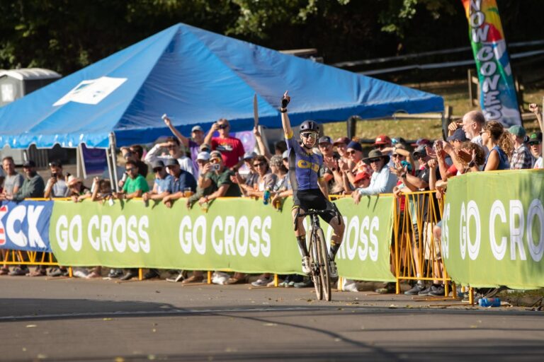 Virginia's Blue Ridge Go Cross: Canadian Maghalie Rochette og den amerikanske nationale mester Andrew Strohmeyer Win Elite C1 -løb for at begynde os Cyclocross Series