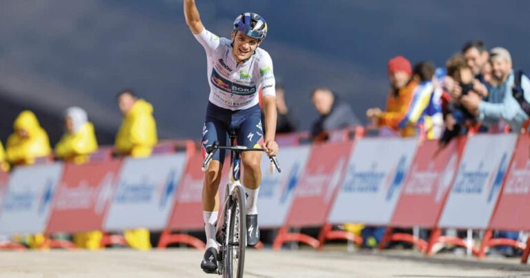 Red Bull – BORA – hansgrohe: Den tredje kraft med lys og skygge