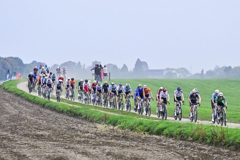 UCI Gravel World Series: Aaron Van der Beken og Wendy Oosterwoud vinder første udgave af Flanders Legacy Gravel