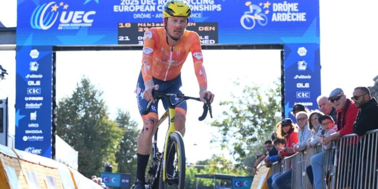 Dylan van Baarle starter ikke i mænds road race