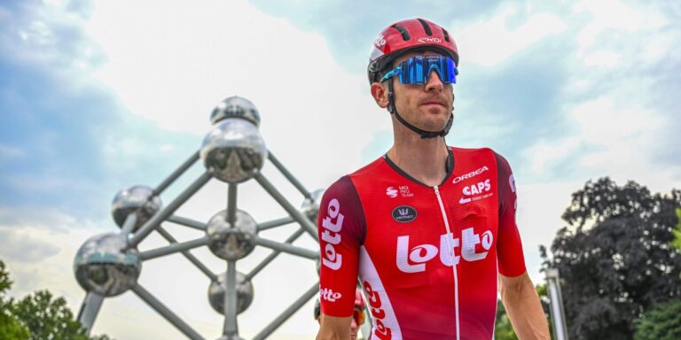 Toon Aerts underskriver en ny kontrakt med Lotto-Intermarché