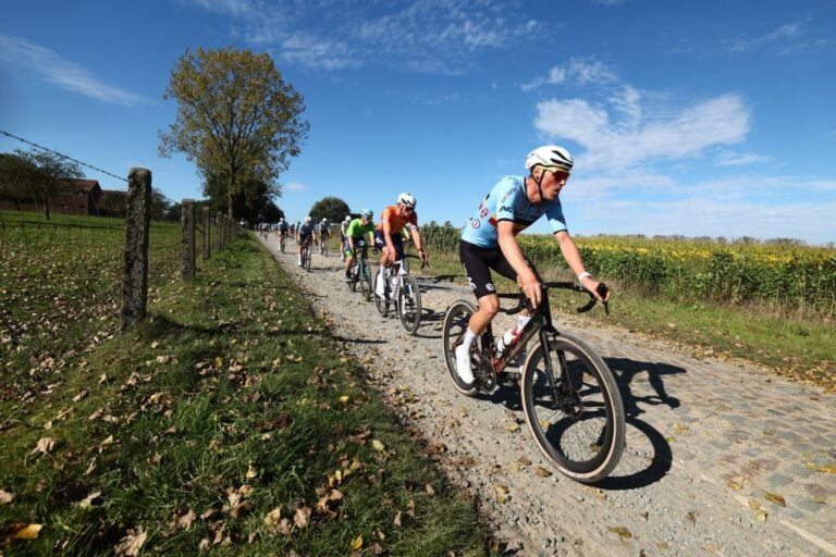 UCI Gravel World Championships Live – Pidcock, Wellens Würtz Schmidt og Vakoč blandt navne i aktion i Elite Men's Race