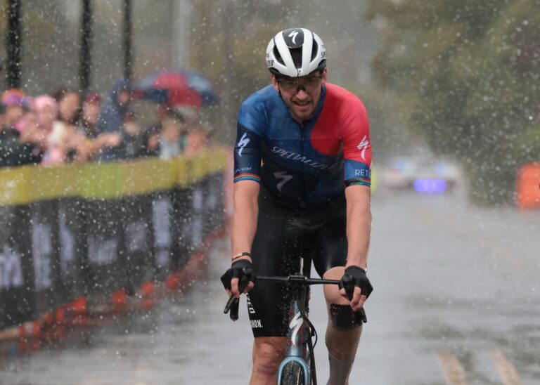 Matt Beers soloer til sejr i forkortet eliteløb for mænd ved Big Sugar Classic, mens Cameron Jones sikrer Life Time Grand Prix-titlen
