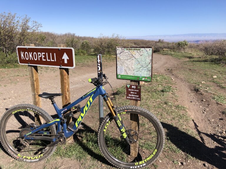 Moab siger, at e-cykler er okay på 200+ miles af stier