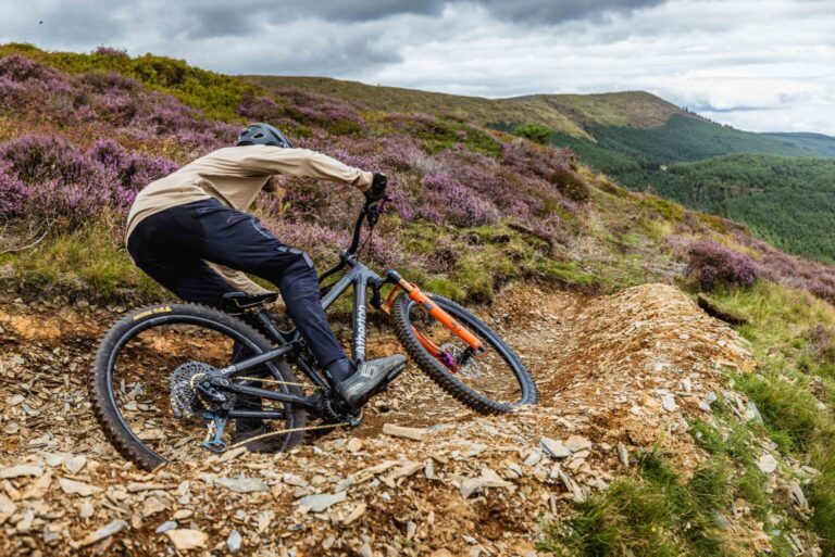 Vi præsenterer Atherton A.150M – Bikerumor