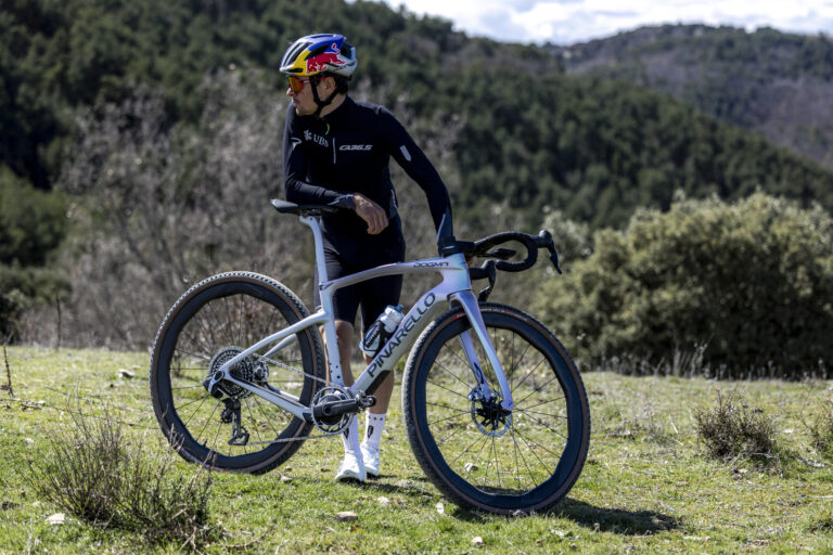 Pinarello slutter sig til Q36.5 som titelsponsor for 2026 — Pidcock vender hjem