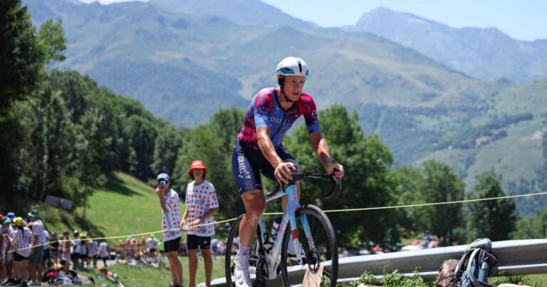 Sprintekspert – professionel cykelrytter Ackermann skifter hold