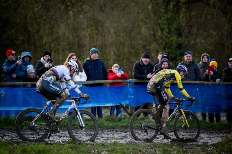 Sådan ser du Van der Poel & Van Aert ved Cyclocross World Cup Antwerpen