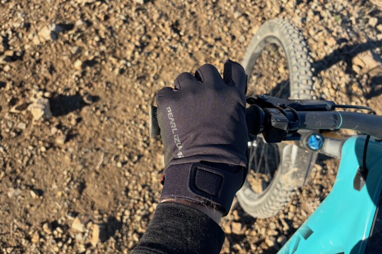 Pearl Izumi PRO PowerShield Gloves anmeldelse: Alsidig og vejrbestandig til forårs- og efterårsture