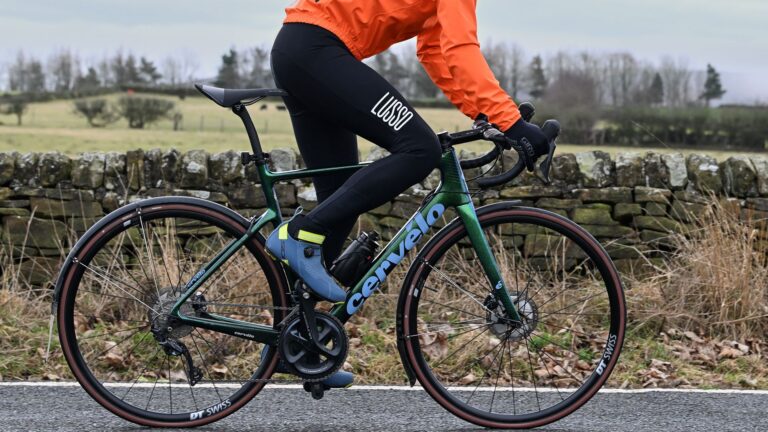 Lusso Paragon Deep Winter Bib Tights anmeldelse: imponerende ydeevne til en mere overkommelig pris