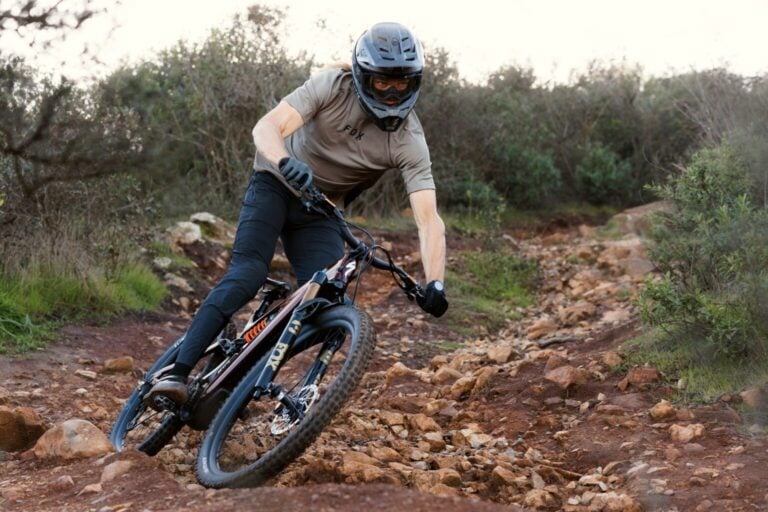 First Look og First Rides: Seneste Fox 38 Fork får nyt udseende, opdateret Grip X2-dæmper og mere