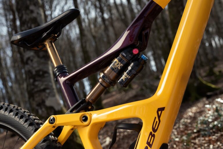 Fox opdaterer sine Trail og All-Mountain Shocks med trinvise forbedringer til Float X og DHX