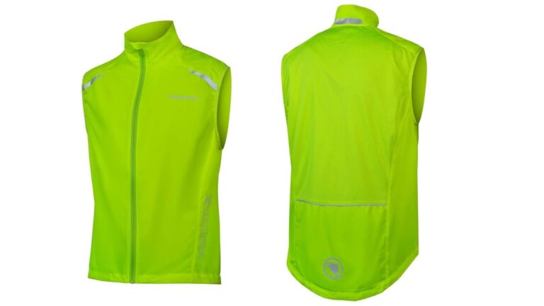 Jeg køber modvilligt endnu en vest, og det er ikke engang for mig, så jeg er taknemmelig for de 40 % rabat på Amazon Spring-udsalget på Endura Hummvee softshell-vesten