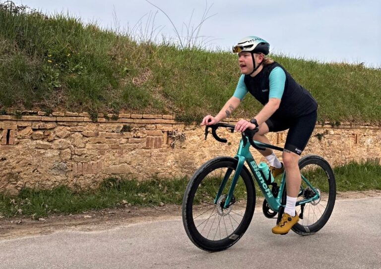 'Der er huller, du kan tabe et hjul i' – jeg kørte sektorer af Strade Bianche-ruten, og det var ikke gruset, der chokerede mig