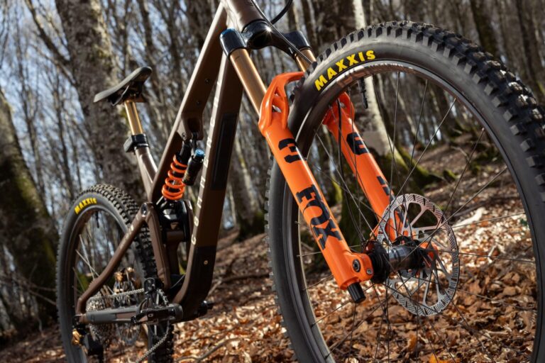 Fox opdaterer sin Trail Fork Lineup med ny GRIP X-dæmper