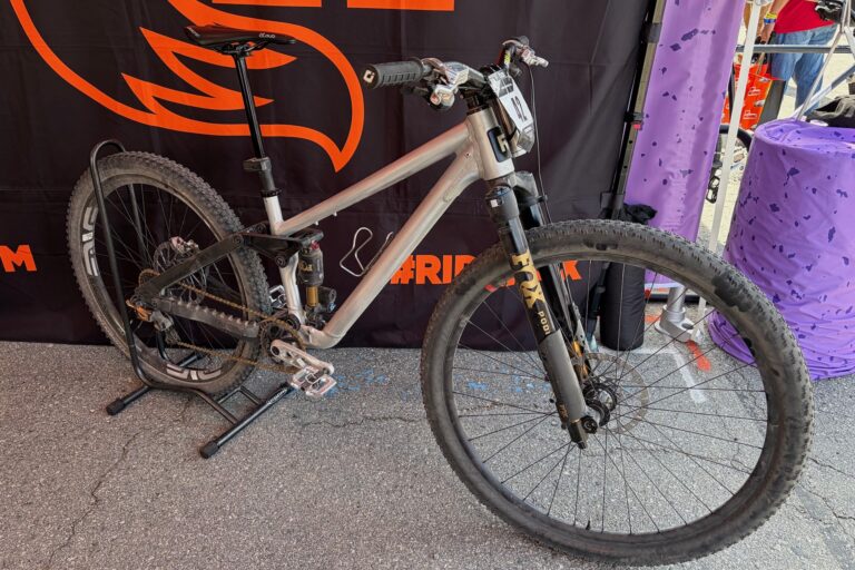 Neko Mullaly vinder Sea Otter DH på sit 32″ Frameworks “Mega Mullet”