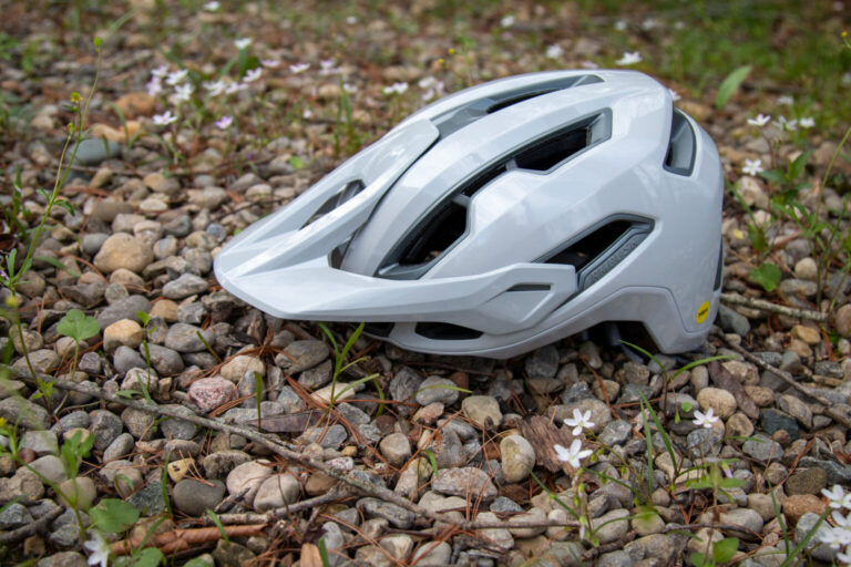 Specialized Ambush 3-hjelm Passer BOA rigtigt, tilføjer justerbart visir